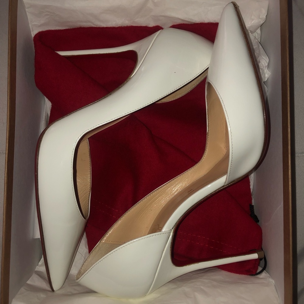 White CL pumps